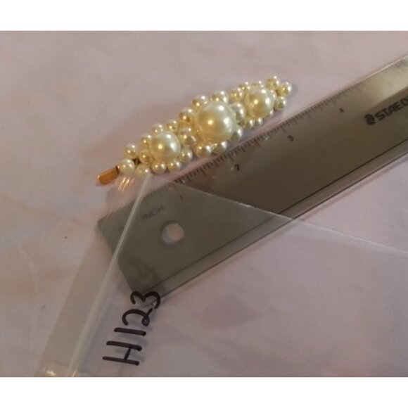 Faux Pearl Cluster Hair Clip Barrette - Picture 3 of 3
